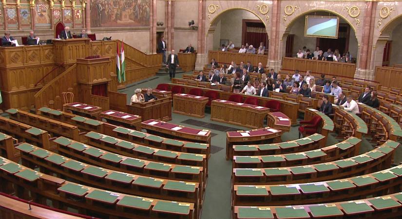 Adó luxusgépekre? – A DK-s javaslat óriási vihart kavarhat