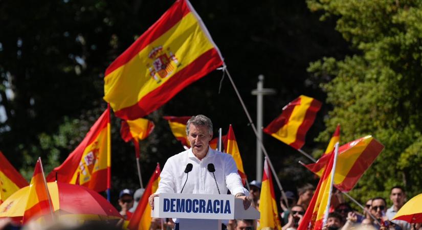 Előre hozott parlamenti választások kiírását követelte a legnagyobb spanyol ellenzéki párt vezetője
