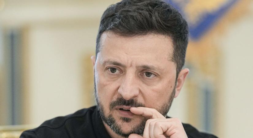 Óriási lehet a baj: már Zelenszkij is a frontvonal komoly nehézségeiről beszél