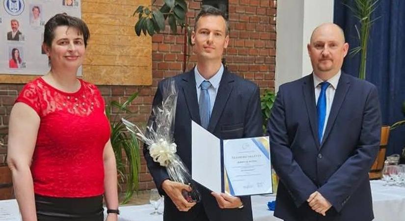 Tatabányai tanár lett az Év Oktatója