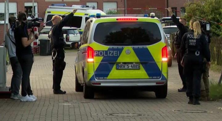 Késsel támadt járókelőkre egy nő Münchenben