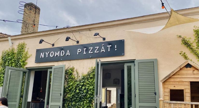 Így lett a nyomdaépületből népszerű pizzéria