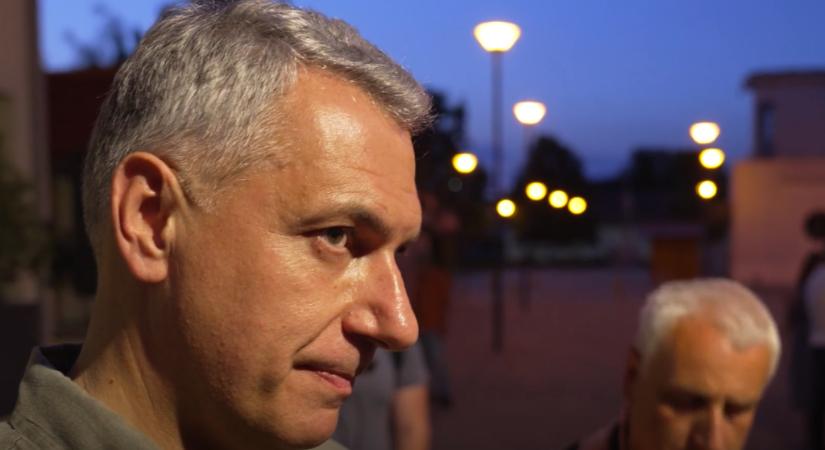 Lázár kibékülést ajánlott Navracsicsnak, közben a hozzá közeli lap megint betámadta minisztertársát