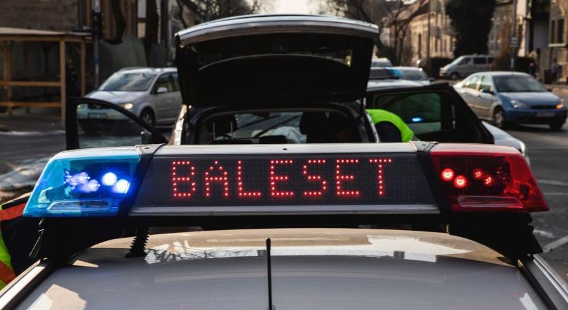 Ketten kerültek kórházba a 4-es főúton történt baleset miatt Hajdú-Biharban