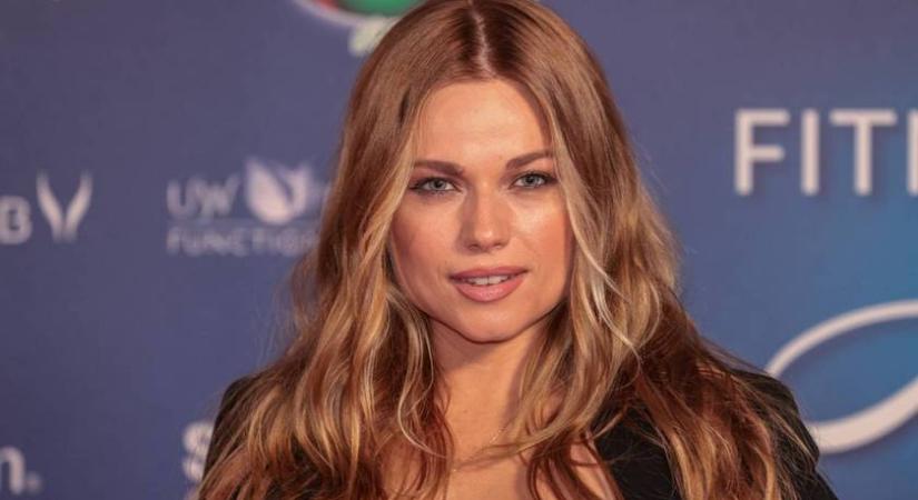 Cserpes Laura 20 éves öccse igazi szívtipró: ritka képen mosolyogtak együtt