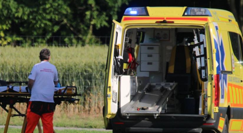 Mentő jött a szurkolóért, félbeszakadt az osztályozó