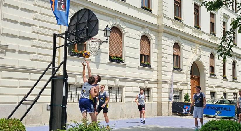 Győri lányok játszottak pozsonyi fiúkkal Sopronban