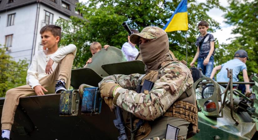 Közeleg a kapituláció? Sorra teszik le a fegyvert az ukrán katonák
