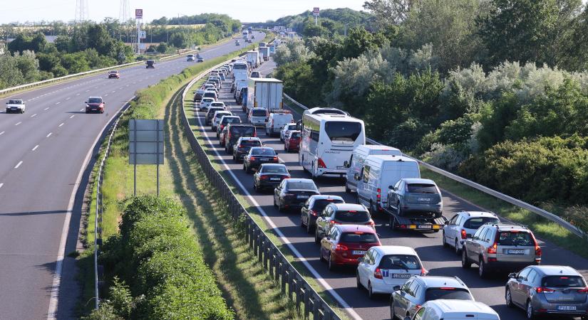 Rossz autópályamatricát vett Magyarországon a brit autós, két év után akarják behajtani a büntetést