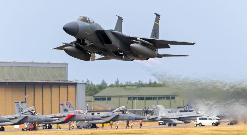 Egyre durvább számok repkednek: a NATO főtitkára hatalmas fegyverkezésre szólított fel