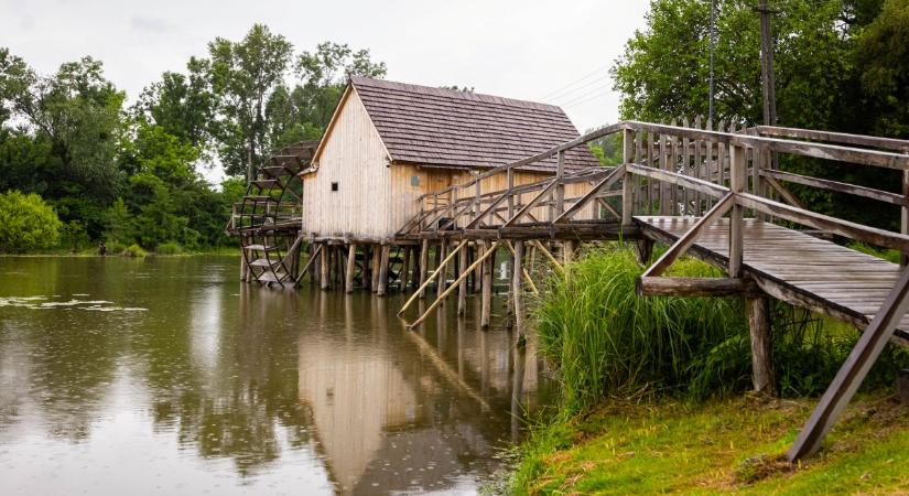 Átadták a felújított tallósi vízimalmot, egy új látogatóközpont is szolgálja majd a jövőben turistákat