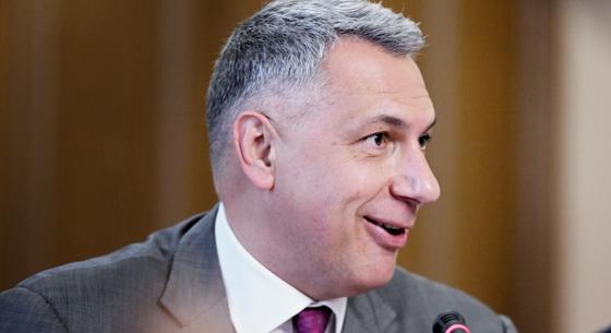 Vitézy szerint a MÁV Lázár utasítására trükközik a késésekkel