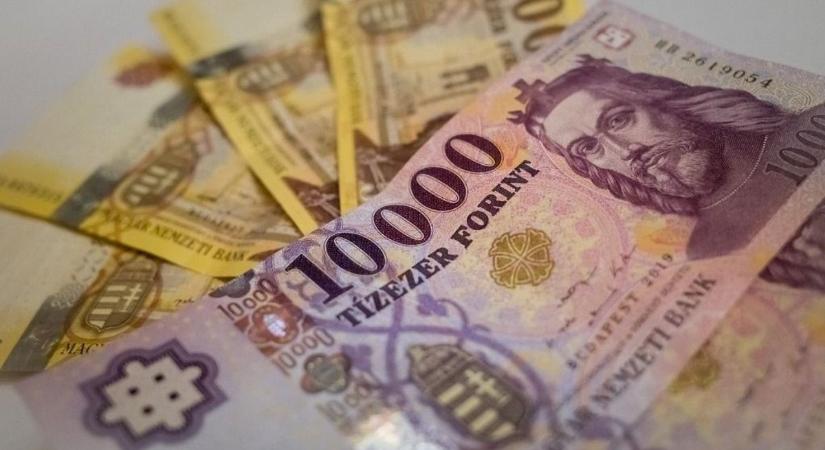 Elkerültük a legrosszabb forgatókönyvet: hirtelen erőre kapott a forint