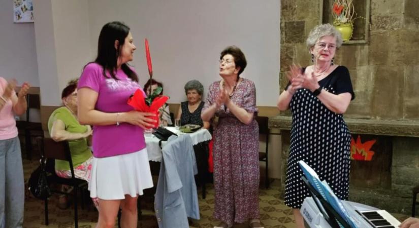 Lakossági gyűlést nem tarthattak, a helyi közösségben az elnök a születésnapját ünnepelte