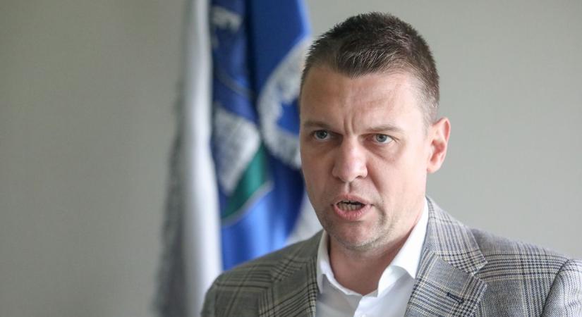 Menczer Tamás: 150 milliárd eurót nyomtak bele a háborúba Brüsszelben
