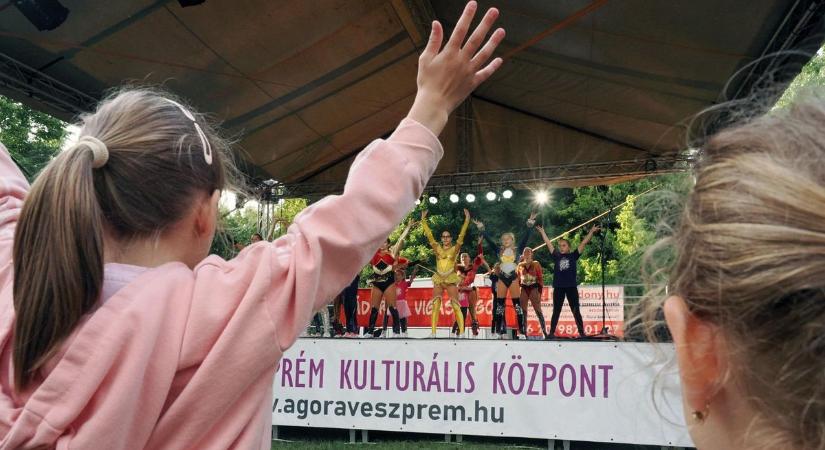 A Kádártai Gyereknapon adták át a Dévai Bíró Mátyás-díjat ( galéria)