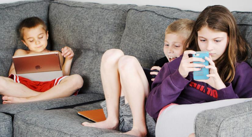 A képernyő megbénítja a gyerekek agyát – „ez lett az új világjárvány”, figyelmeztet a szakértő