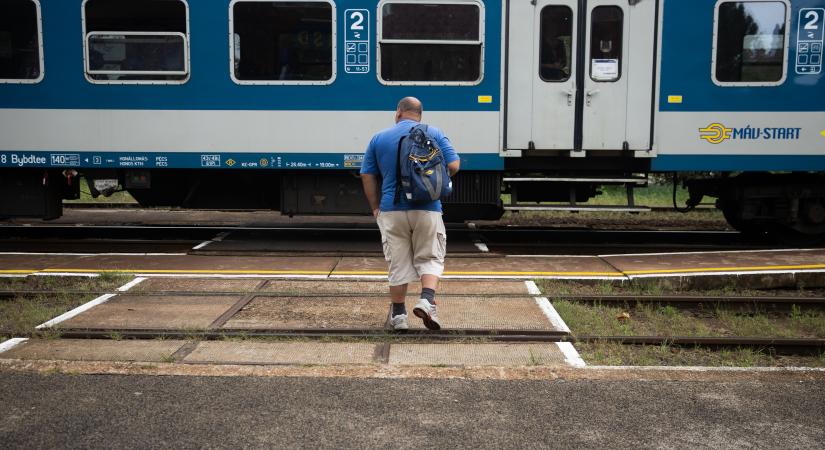 A MÁV szerint hazugság Vitézy Dávid állítása, miszerint Lázár utasítására elrejtették a késő vonatokat