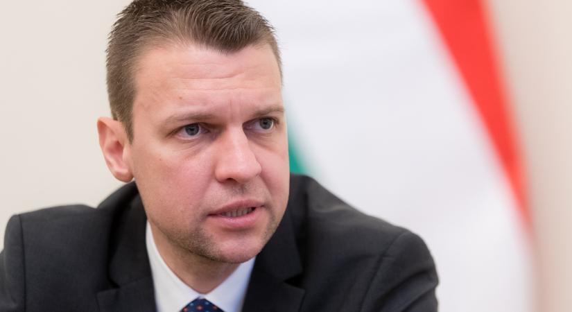 Menczer Tamás szerint Magyar Péter szánalmasan küzd Orbán Viktor figyelméért