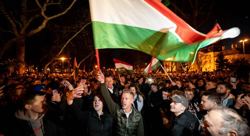 Betört szélvédő, rendőrség, feljelentés – megint balhéztak a Tisza Párt önkénteseivel