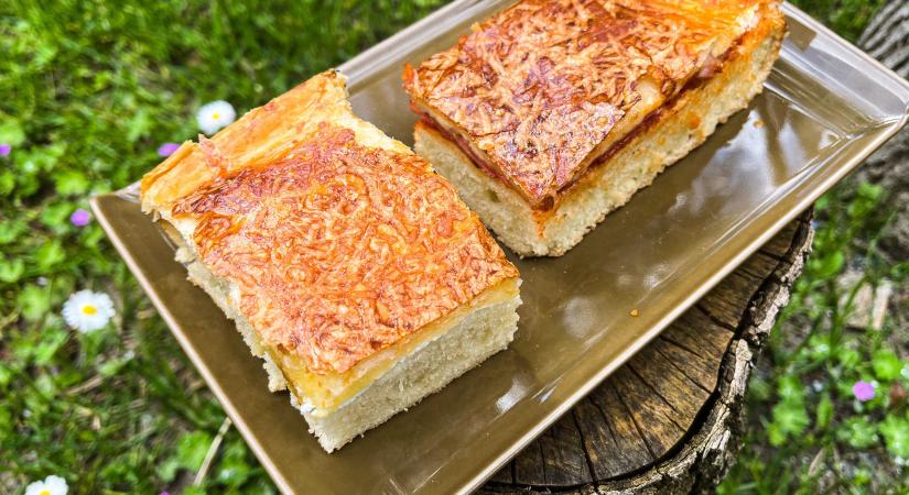 Parigina, a sajttal és sonkával töltött pizza