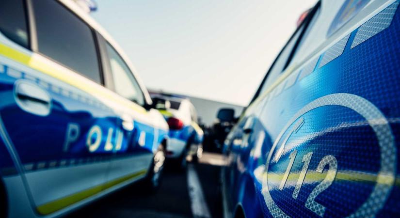 Összeütközött, majd kerítésnek csapódott két autó Csíkdánfalván