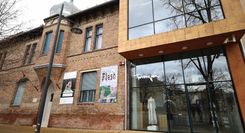 Hét művész, hét sors, de egy dolog összeköti őket, egy kiállítás pedig elárulja mi az