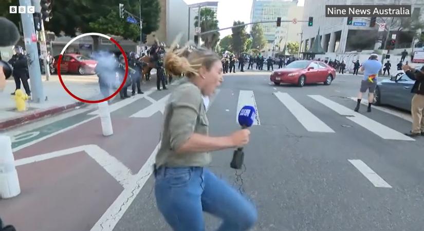 Ez durva: gumilövedékkel lőtték ki az ausztrál riportert élő adásban Los Angelesben (VIDEÓ)