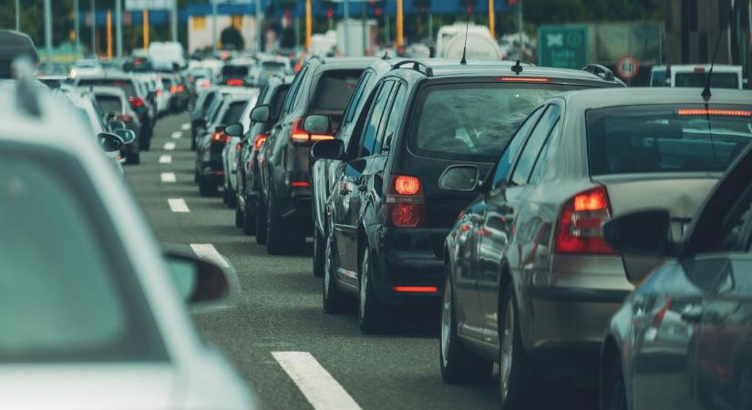 Gigadugó az M7-esen, mutatjuk a menekülőutat