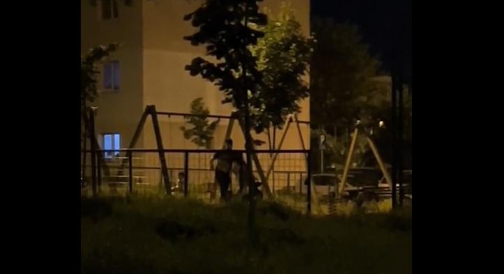 A játszótéren bántalmazta feleségét, 30 napos előzetes letartóztatásba helyezték