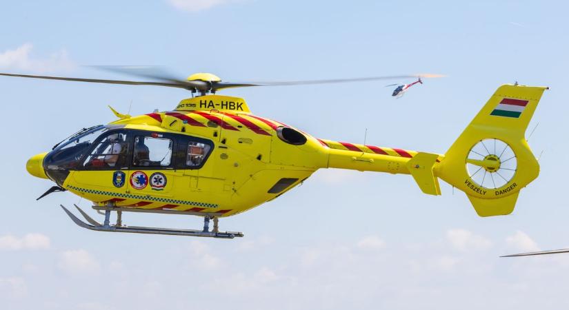 Rábacsanaknál karambolozott két kocsi a 86-oson - Mentőhelikoptert is riasztottak a helyszínre