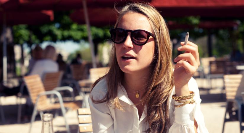 Betiltják a dohányzást a teraszokon: ennek sokan nem fognak örülni