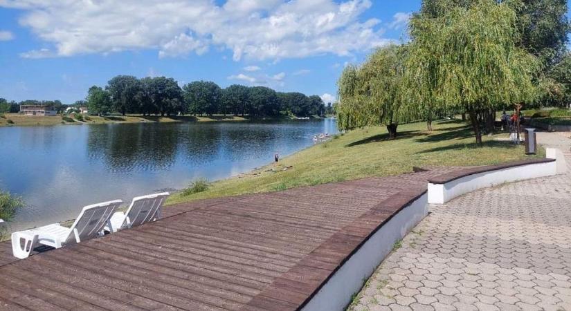 Tiszta víz, gondtalan csobbanás, egyre jobb a magyar strandok vízminősége