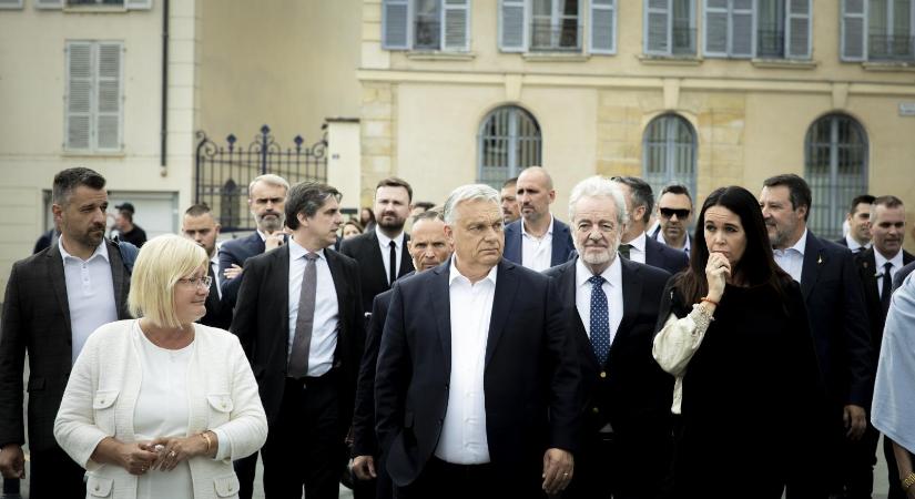 Ezrek tüntettek Franciaországban az Orbán Viktor részvételével zajló szélsőjobboldali találkozó ellen