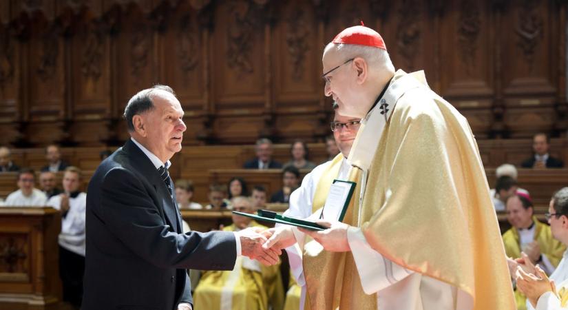 Óvodavezetőt és esztergomi könyvtárost díjaztak a Bazilikában