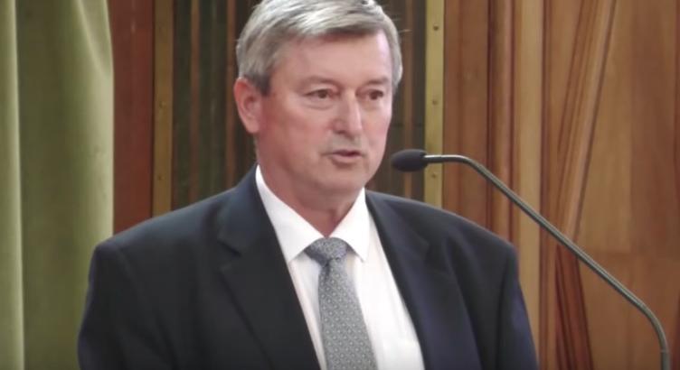 “Álkeresztény trotty” – Pósán László pünkösd alkalmából is átkozódott egy sort, többen beszóltak neki