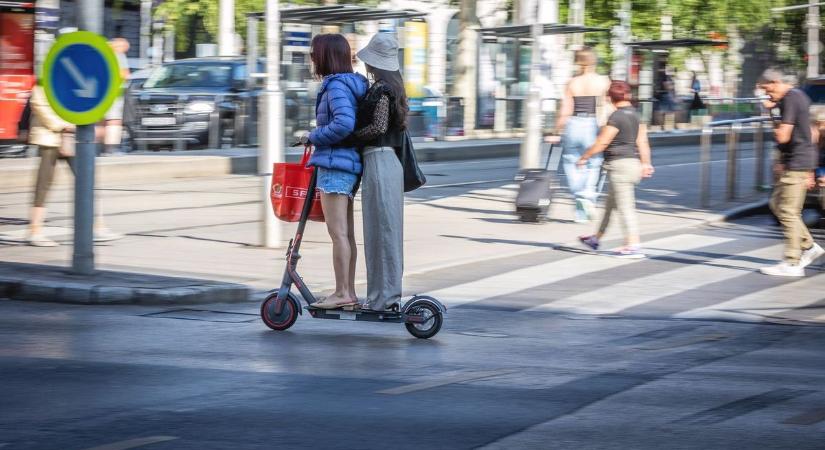 Kötelező KRESZ vizsga a rollerre és a kerékpárra  Pécsre nem valók ezek a közlekedési eszközök