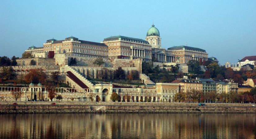 Drámai előrejelzés: Ha nincs változás, legkésőbb jövőre csődbe mehet Budapest