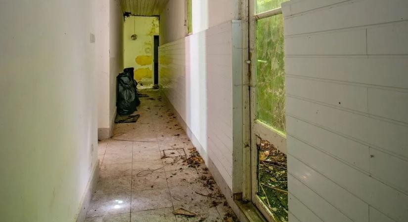 Kibelezték az egykori üdülőházat - szívszorító képek a Dunakanyarból