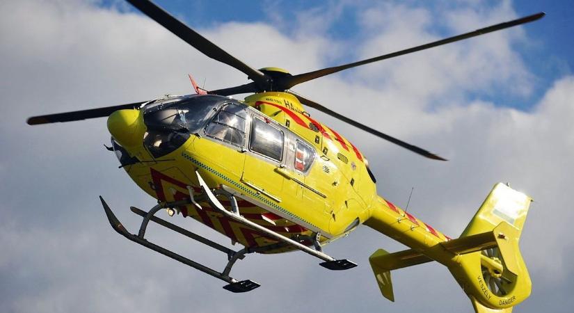 Szántóföldbe csapódott egy helikopter, egy arra járó lovas kocsis riasztotta a hatóságokat