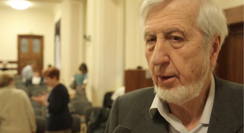 Jeszenszky Géza rosszul lett, mentők vitték a Honvédkórházba