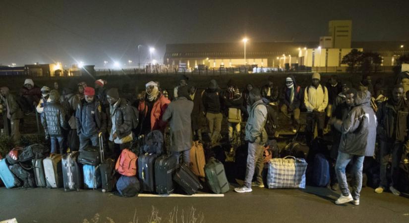Önkéntesek akadályozzák meg az illegális bevándorlók bejutását Hollandiába, a kezdeményezést Geert Wilders is támogatja