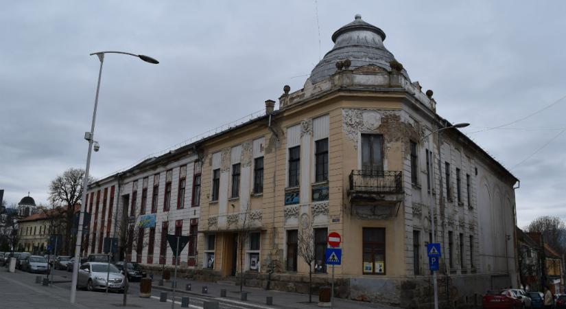 Újabb lépést tettek a csíkszeredai Vigadó felújítása felé