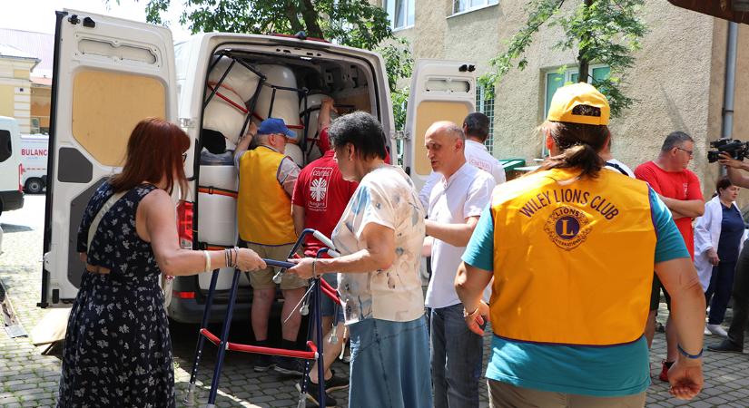 Öt teherautónyi adománnyal segített a Katolikus Karitász