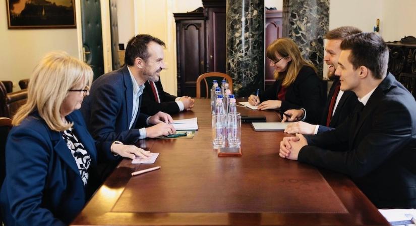 Győrben járt az ír nagykövet