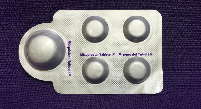 Abortusztablettát tehetett terhes barátnője italába egy texasi férfi, most gyilkossággal vádolják