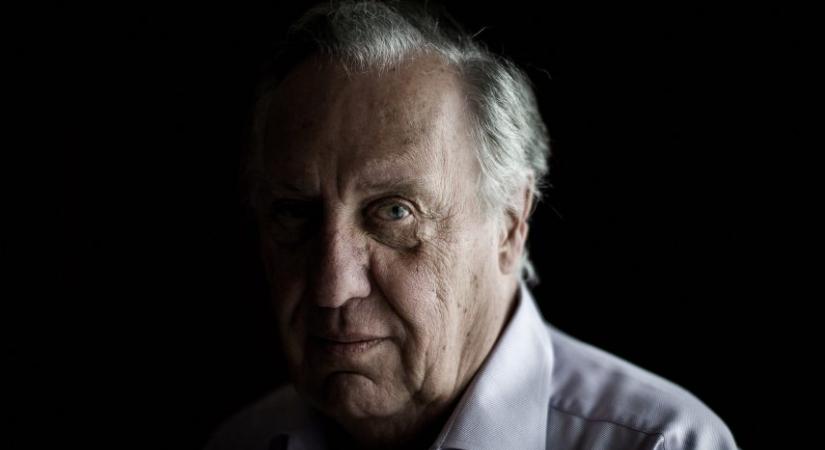 Elhunyt A Sakál napja szerzője, Frederick Forsyth