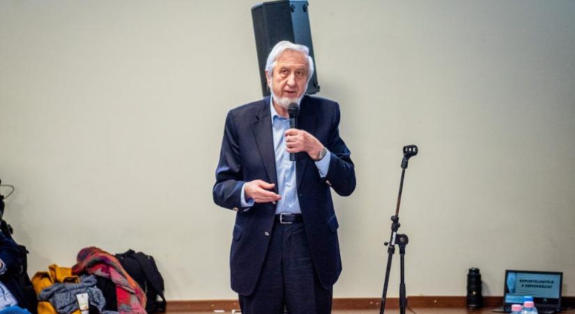 Jeszenszky Géza: Sajnos elég rossz a helyzet, fertőzés lépett fel a sebnél