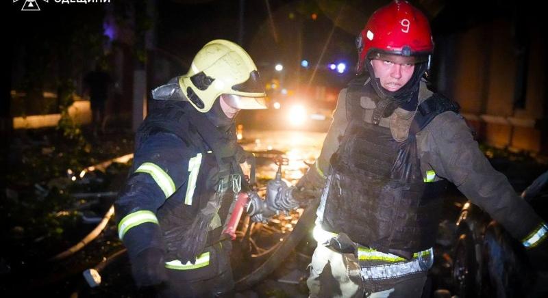 Kijev és Odessza elleni éjszakai légitámadások következtében több tucat tűz ütött ki, vannak halottak és sebesültek