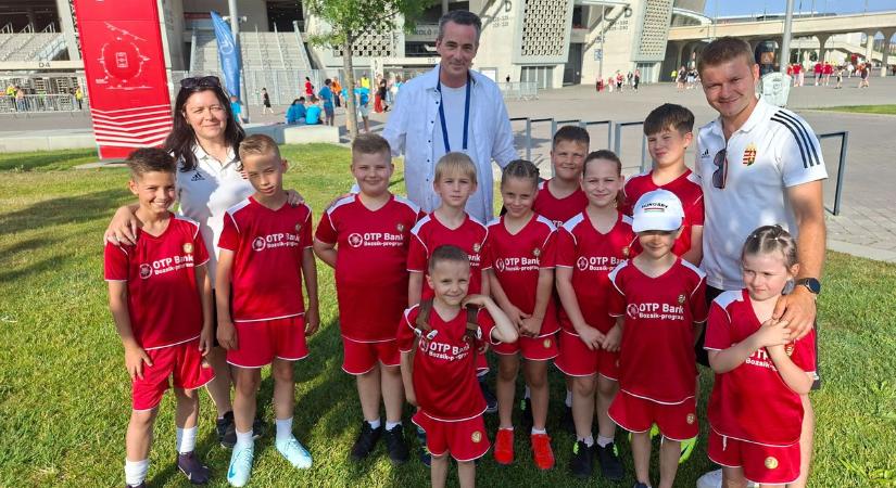 Mezőtúri gyerekek kísérték a svéd válogatott játékosait a Puskás Arénában